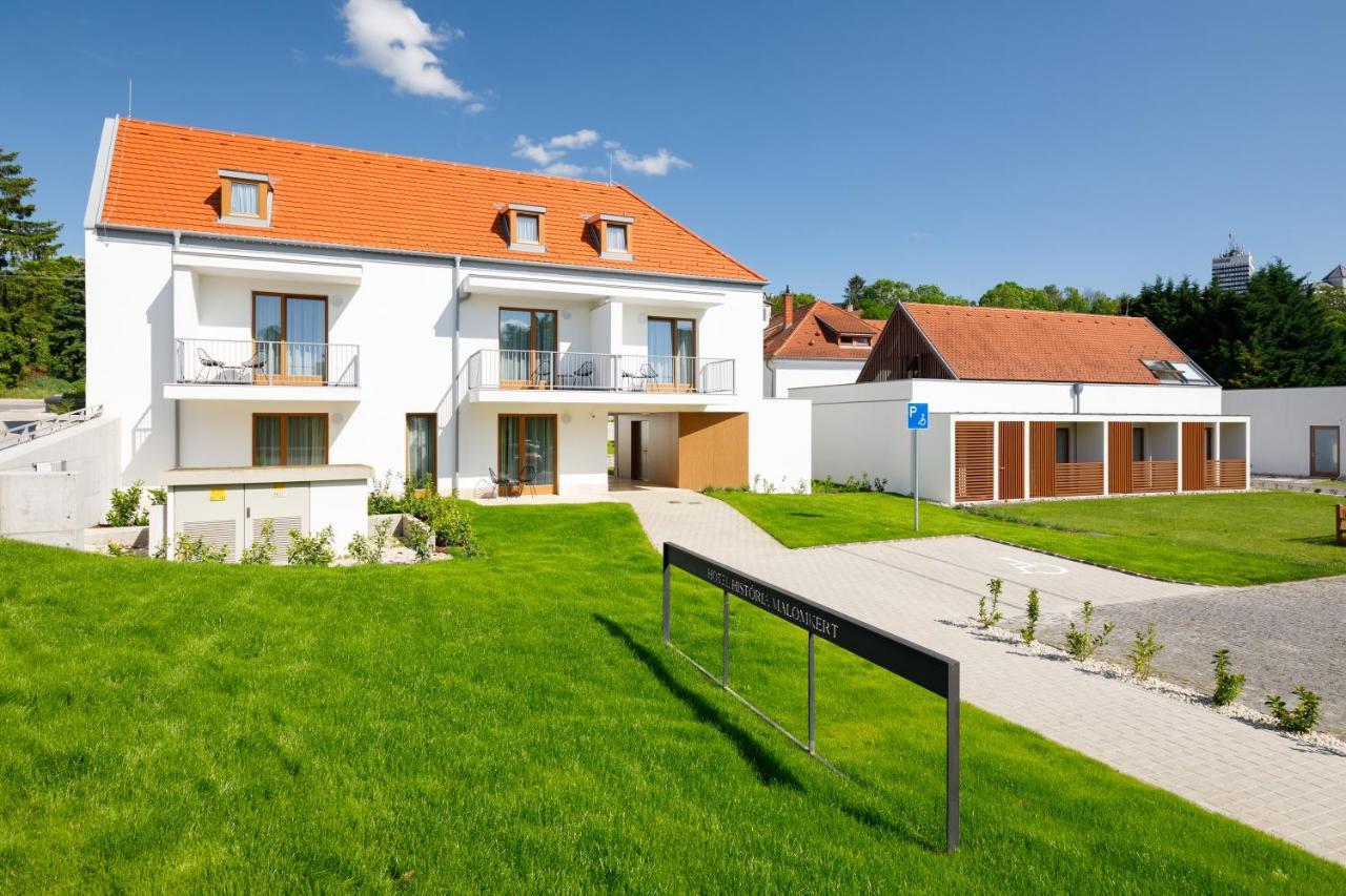 Hotel Historia Malomkert Veszprém Esterno foto