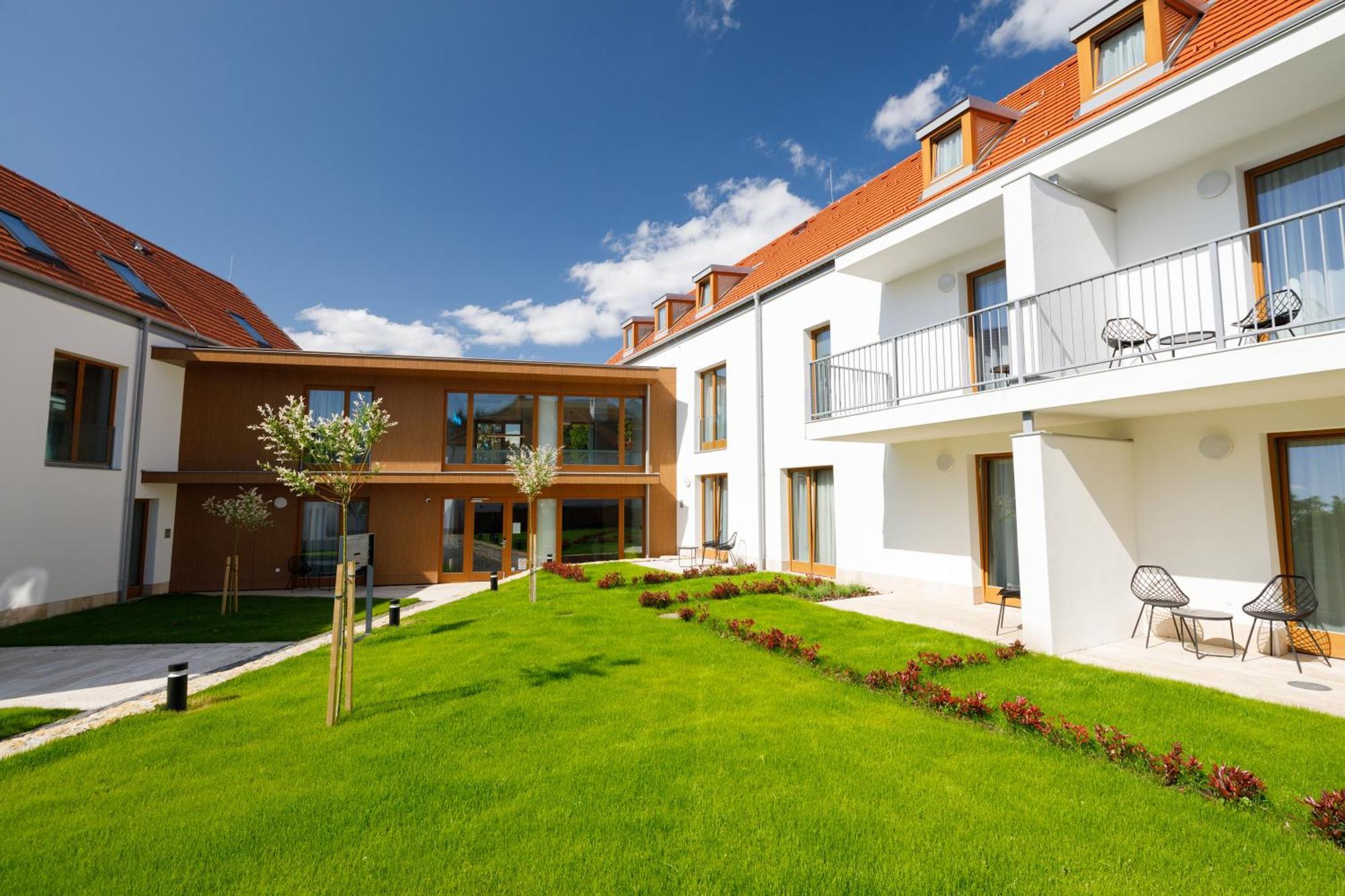 Hotel Historia Malomkert Veszprém Esterno foto